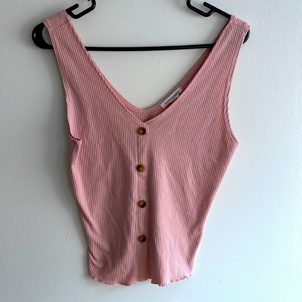 Deep V Button Tank